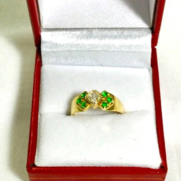 GoldPrize Jewelry - 🌟18K Gold Ring Green Stones Princess Cut